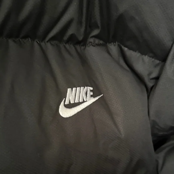Nike Black Quilted Jacket - Picture 2 of 5